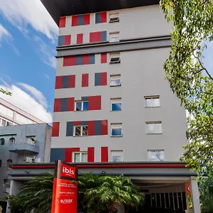 ibis-porto-alegre-moinhos-de-vento.hotels-portoalegre.net/